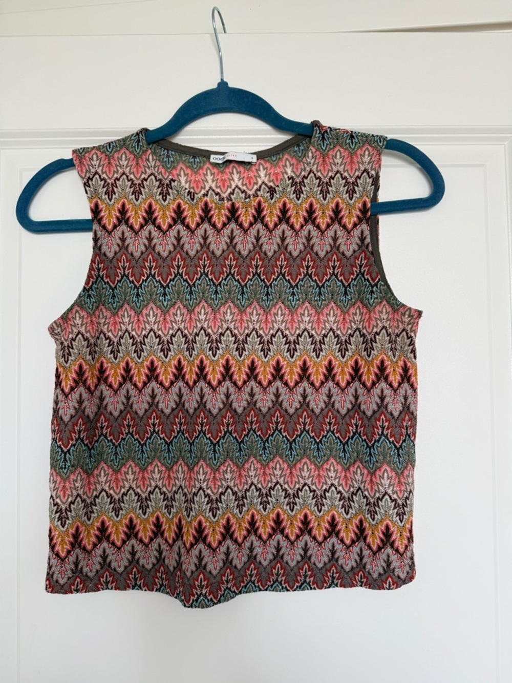 DJI Multicolor Chevron-Style Sleeveless Tank - Pink, Teal, Mustard